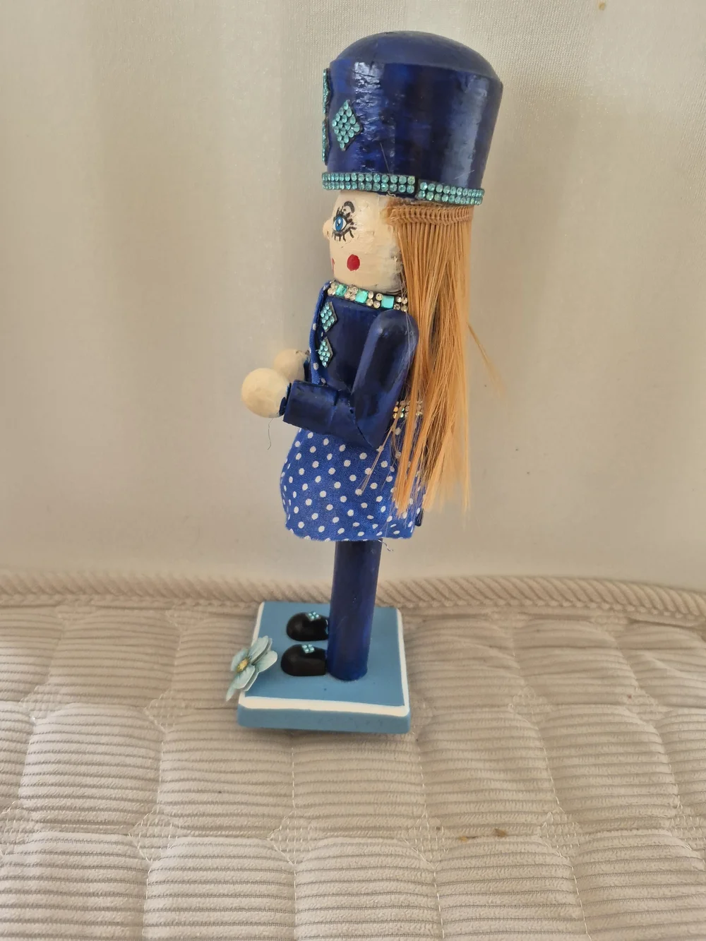N/A charming blue